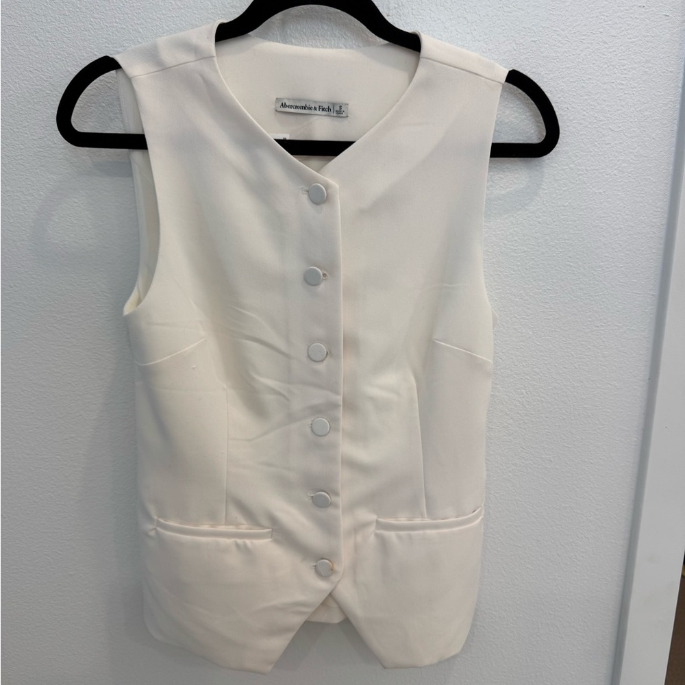 Abercrombie & Fitch Off-White Sleeveless Vest